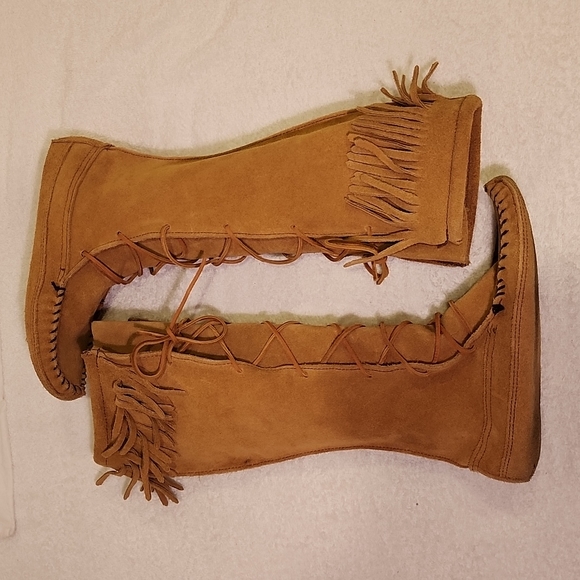 Minnetonka Moccasin Boots - Picture 8 of 13